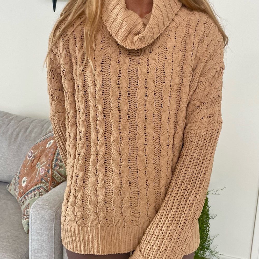 SOLD New Mustard Yellow Knit Turtleneck Sweater | Size Medium | POL | oversized